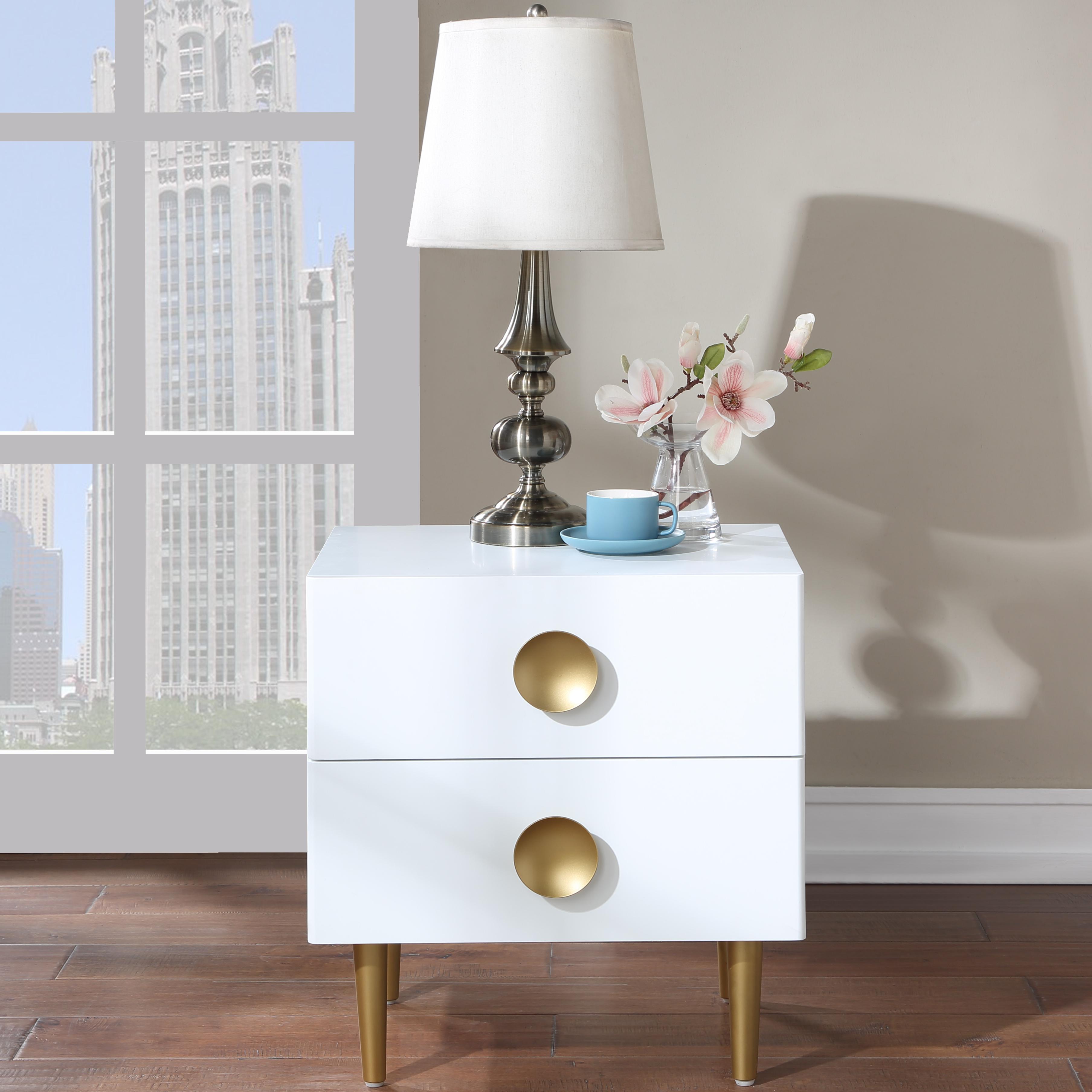 Meridian Zayne White Night Stand