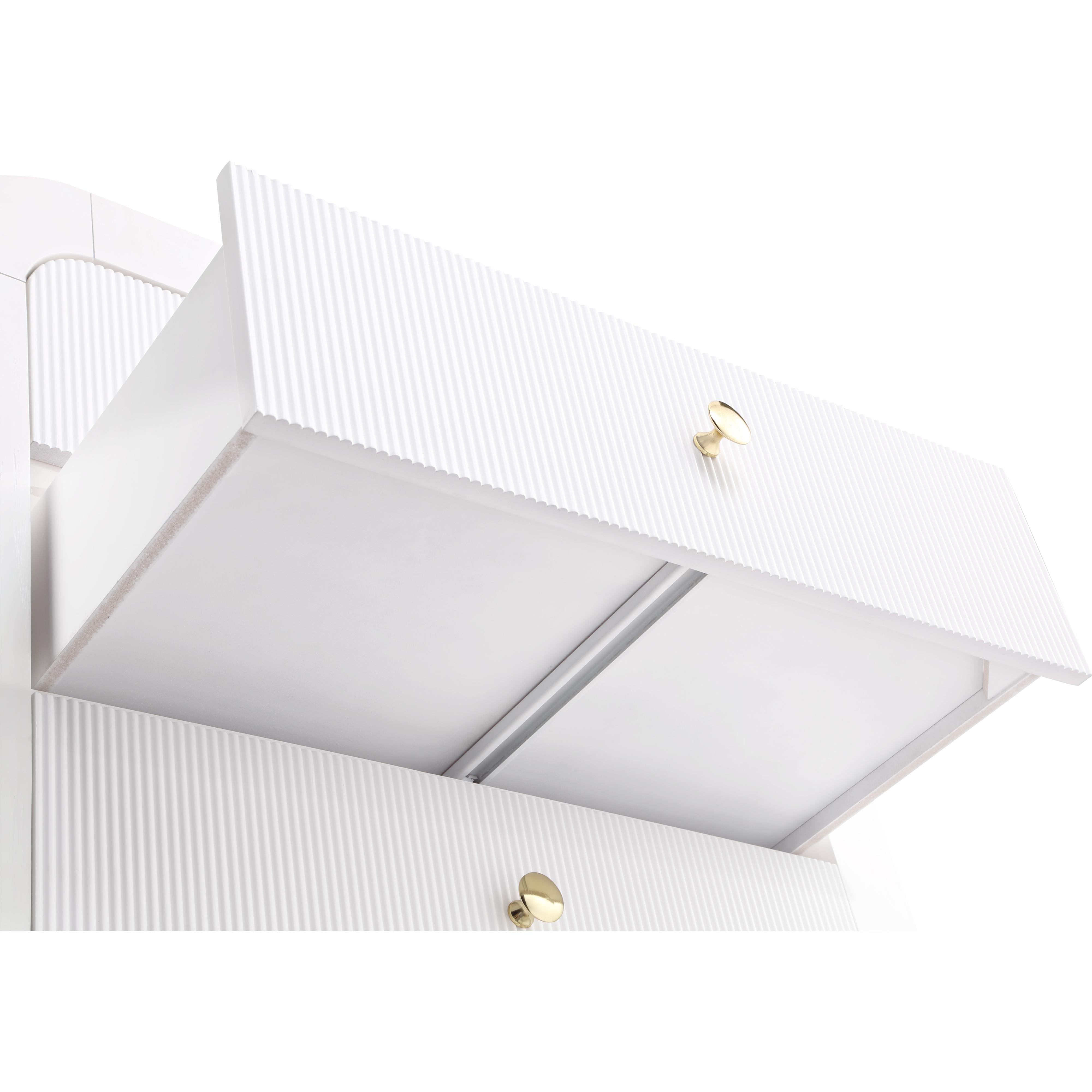 Meridian Artisto White Chest