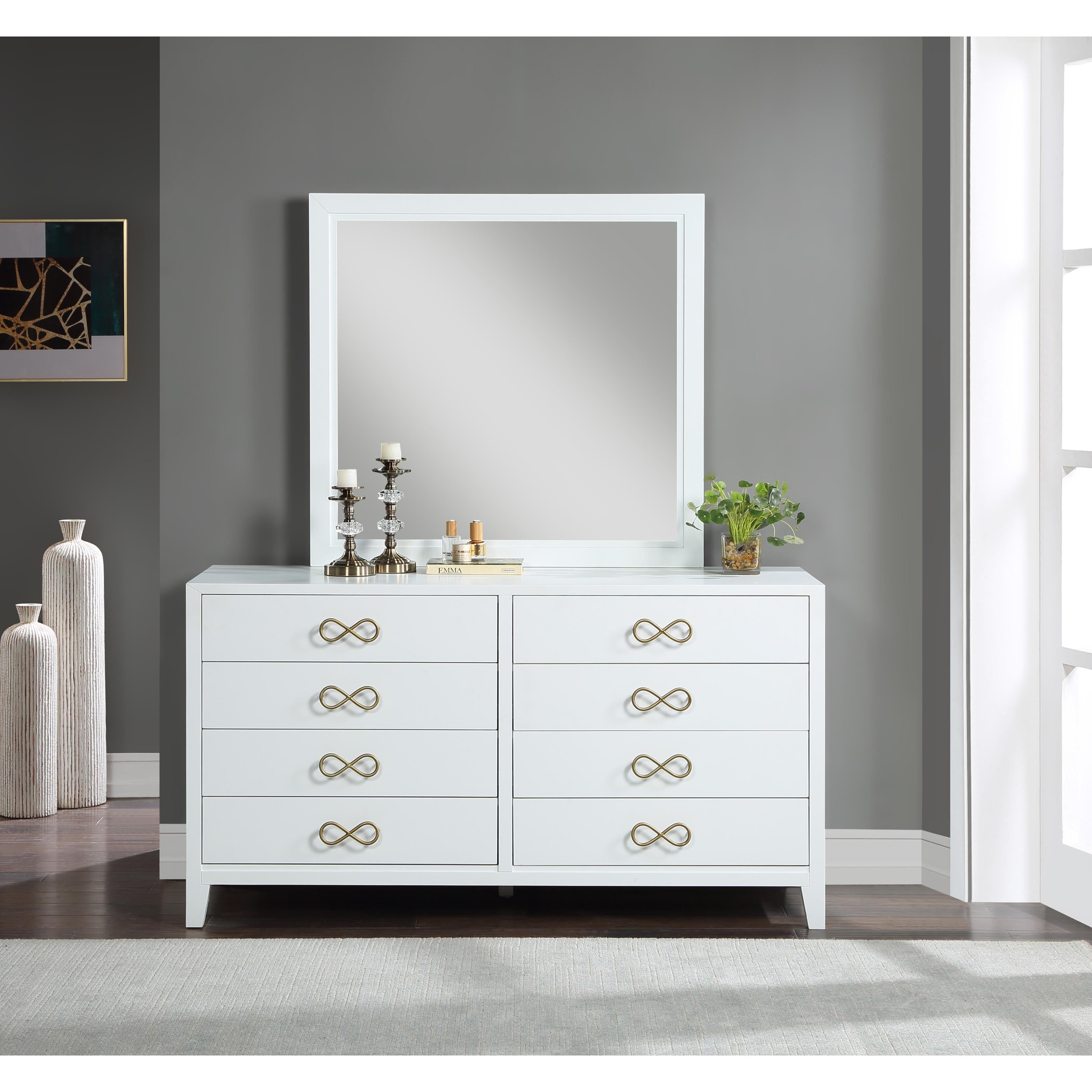 Meridian Bowtie White / Gold Dresser