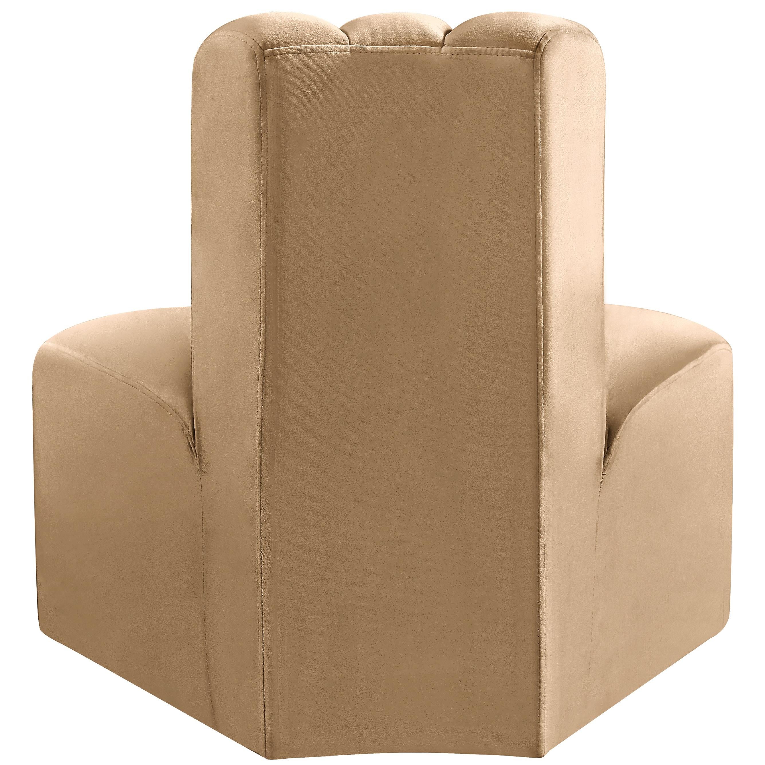 Meridian Arc Camel Velvet Reverse Corner